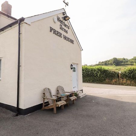 Butchers Arms Cottage Nercwys ภายนอก รูปภาพ